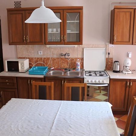 Kisasszony Apartman Эгер Экстерьер фото