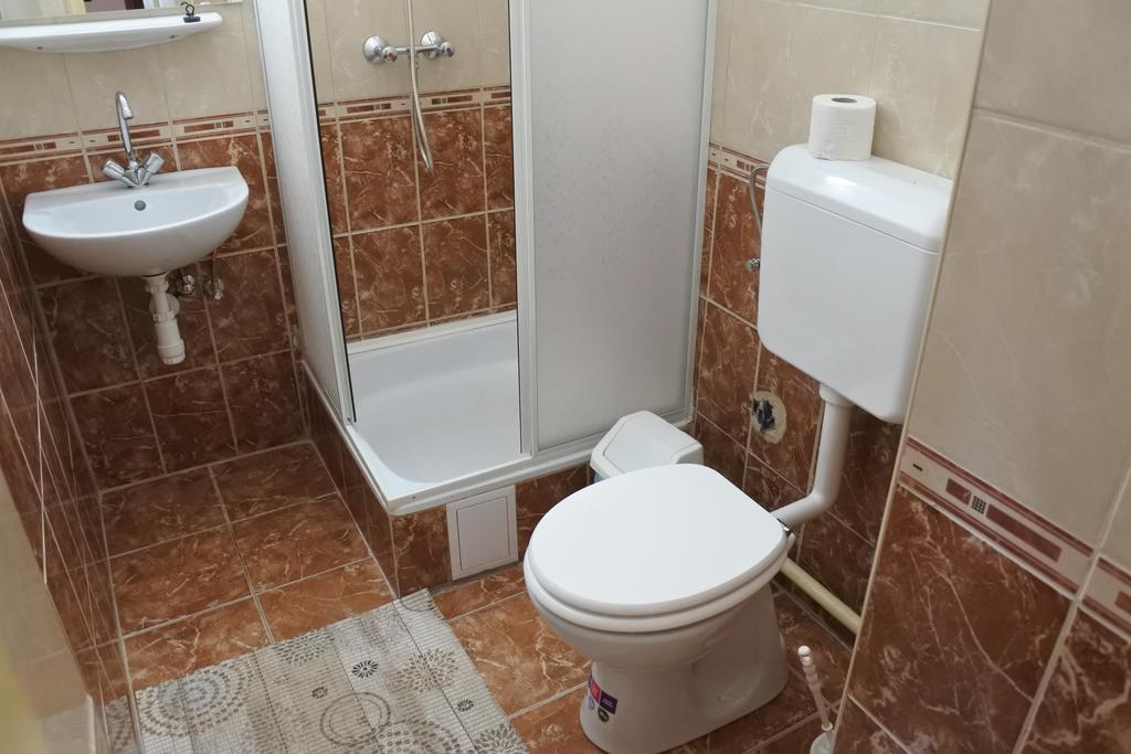 Kisasszony Apartman Эгер Экстерьер фото